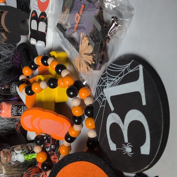 Halloween Themed Tiered Tray Home Decor Bundle - Picture 5 of 9